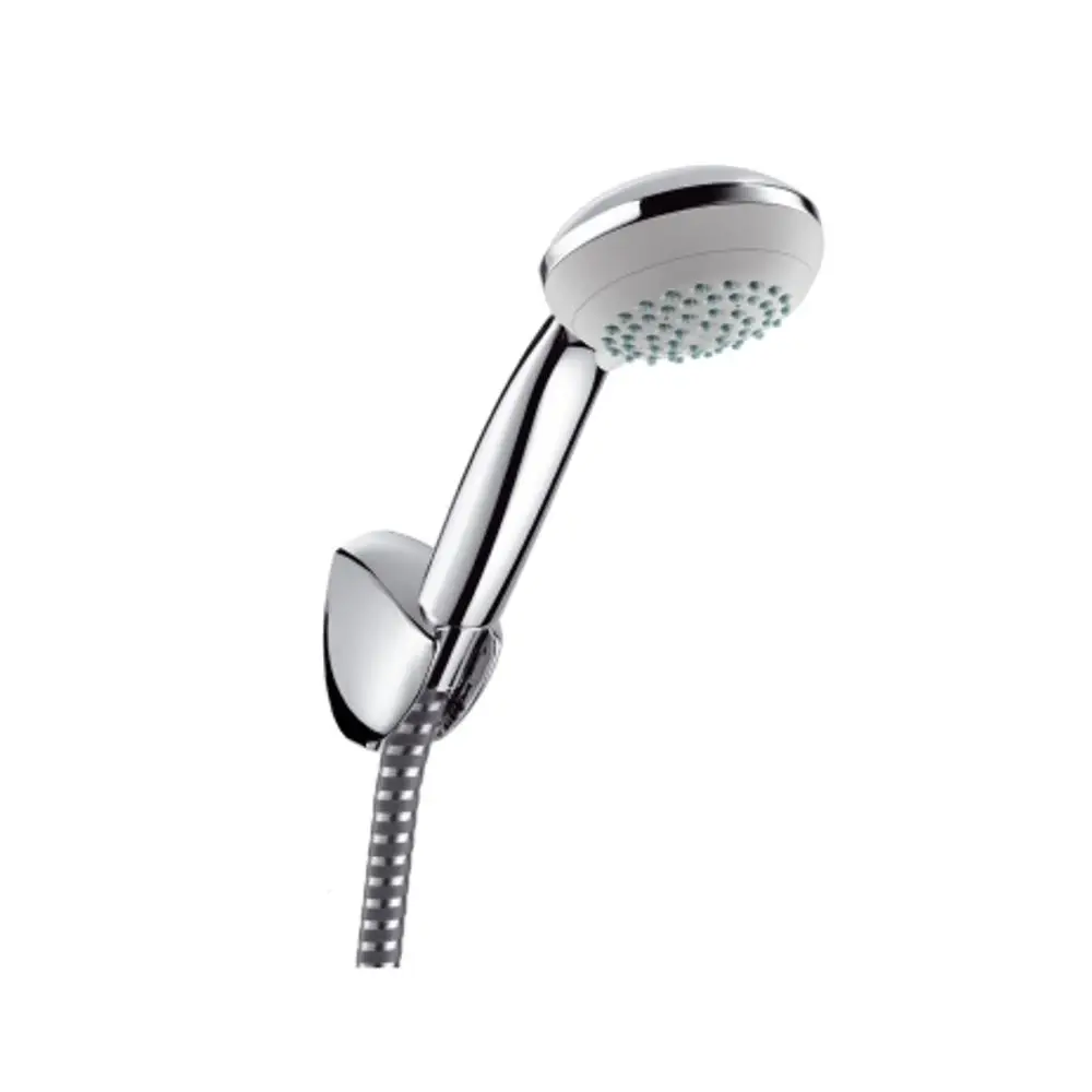 Duschkopf von Hansgrohe mit verchromter Oberfläche und flexibler Schlauchmontage. Das Produkt zeigt eine praktische Handbrause in modernem Design.